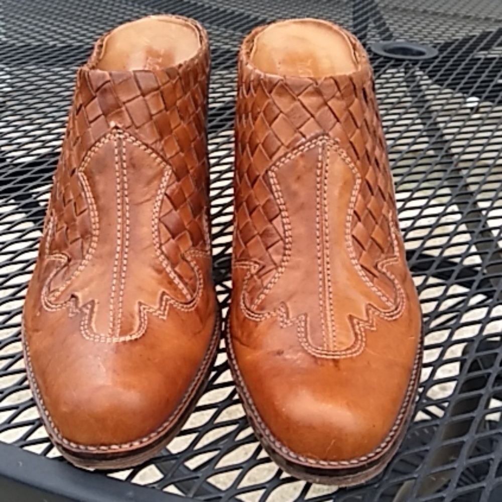 Sesto Meucci Tan Wovrn Leather Western Ankle Boot 3” stacked heel Size 8